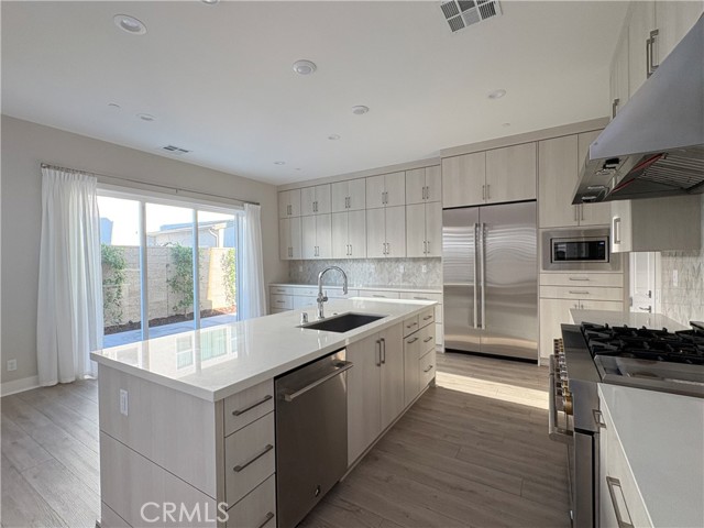 Detail Gallery Image 12 of 31 For 160 Longden, Lake Forest,  CA 92630 - 4 Beds | 4 Baths