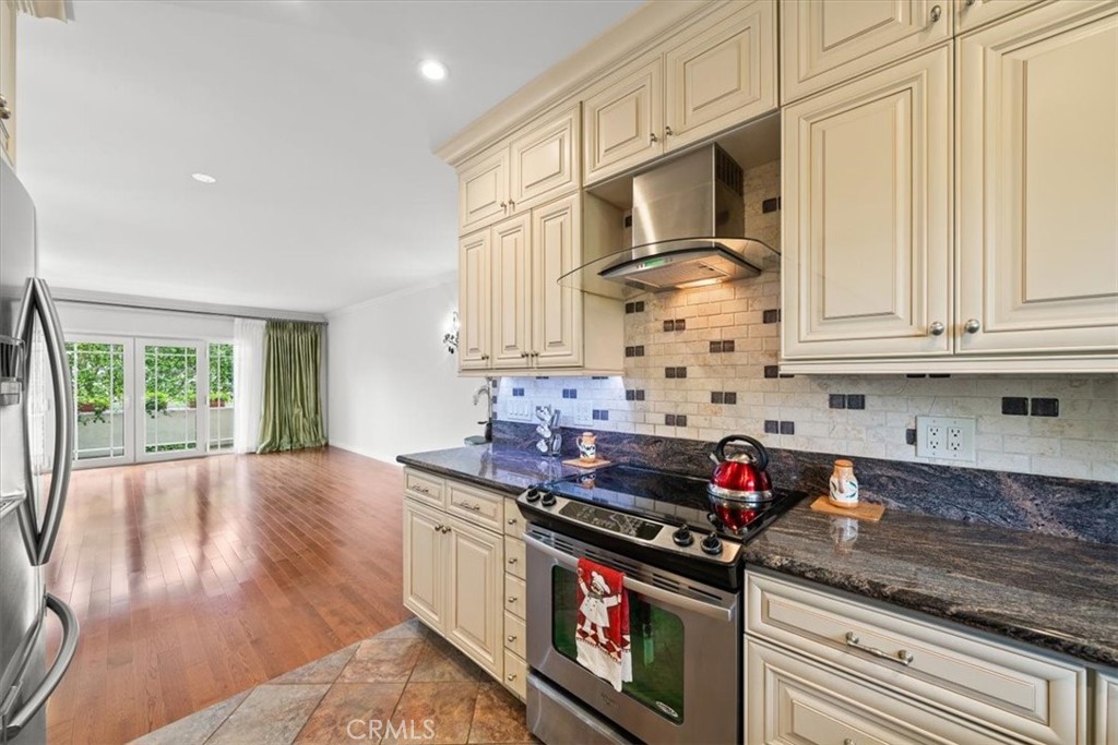 1228 N La Cienega Boulevard #203