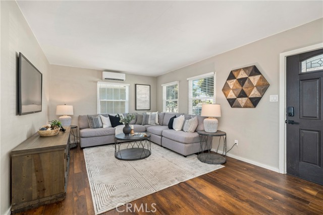 Detail Gallery Image 5 of 57 For 164 Euclid Pl, Upland,  CA 91786 - – Beds | – Baths