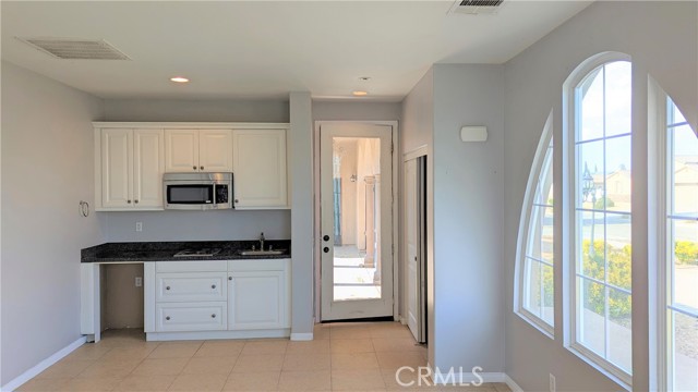 6738 Serrano Avenue, Hesperia CA: https://media.crmls.org/medias/e859de59-3224-4314-8acb-87a21c272ad8.jpg