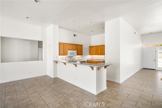 Detail Gallery Image 13 of 39 For 13758 Palomino Creek Dr, Corona,  CA 92883 - 4 Beds | 2 Baths