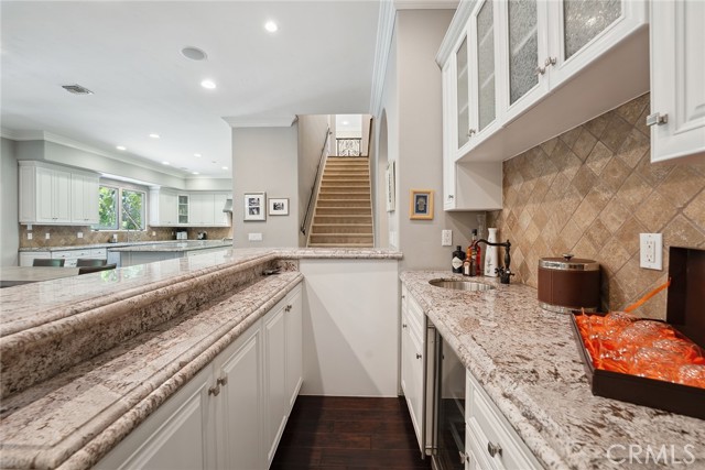 23115 Erwin Street, Woodland Hills CA: https://media.crmls.org/medias/e85a5a3d-71e9-4760-8cfe-e00780434ebe.jpg