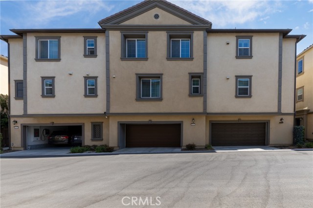Detail Gallery Image 4 of 42 For 8243 Spirit St, Chino,  CA 91708 - 3 Beds | 2 Baths