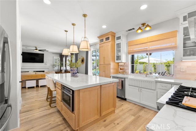 Detail Gallery Image 17 of 56 For 42898 Calle Londe, Temecula,  CA 92592 - 4 Beds | 3 Baths