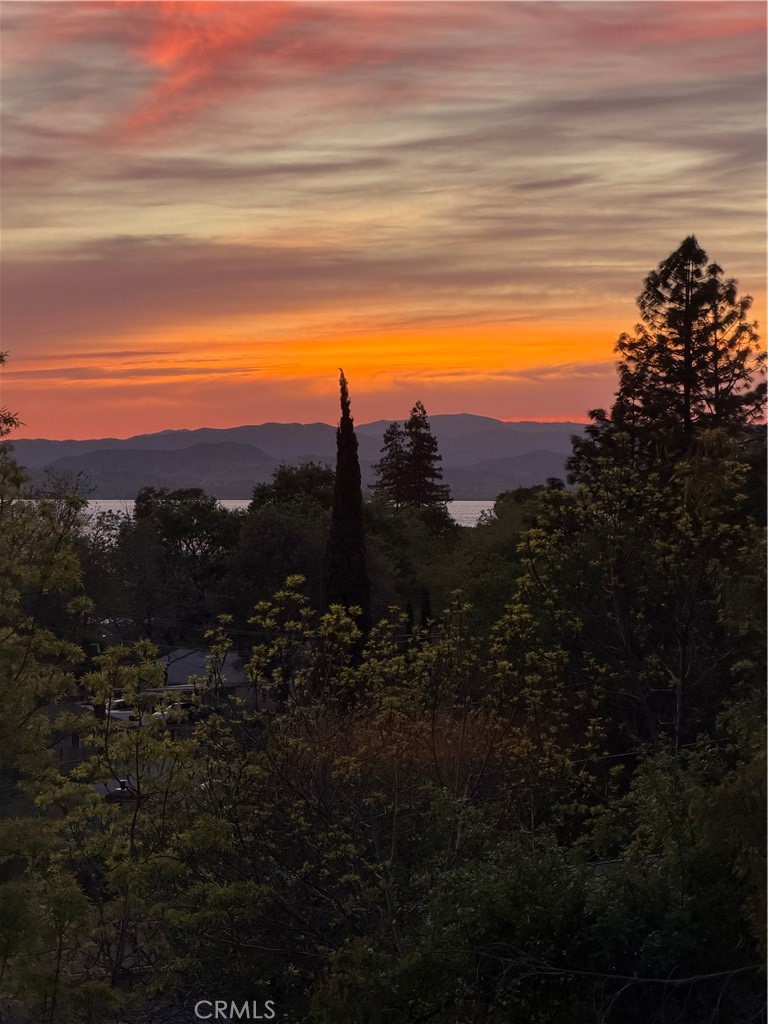 https://media.crmls.org/medias/e85acb05-2133-40e3-9cc0-c9b267c6beec.jpg?preset=X-Large