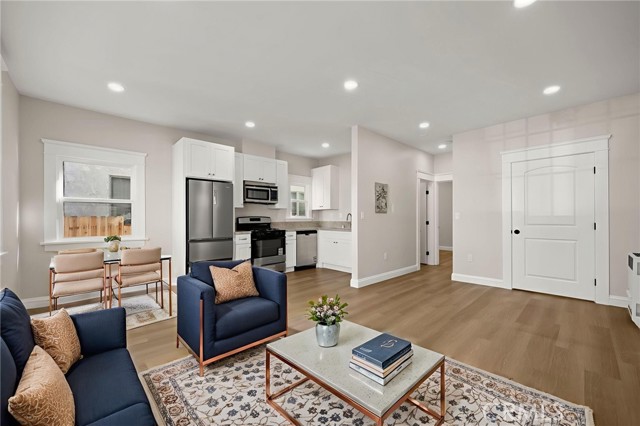 Detail Gallery Image 5 of 37 For 1822 E 2nd #6,  Long Beach,  CA 90802 - 1 Beds | 1 Baths