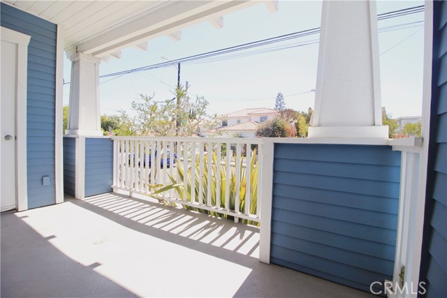 203 Aviation Place, Manhattan Beach, California 90266, 3 Bedrooms Bedrooms, ,2 BathroomsBathrooms,Residential,Sold,Aviation,PV22056635