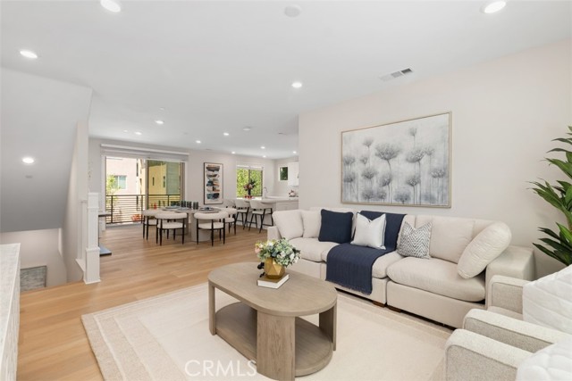 Detail Gallery Image 7 of 50 For 554 Catalonia, Lake Forest,  CA 92630 - 4 Beds | 4 Baths