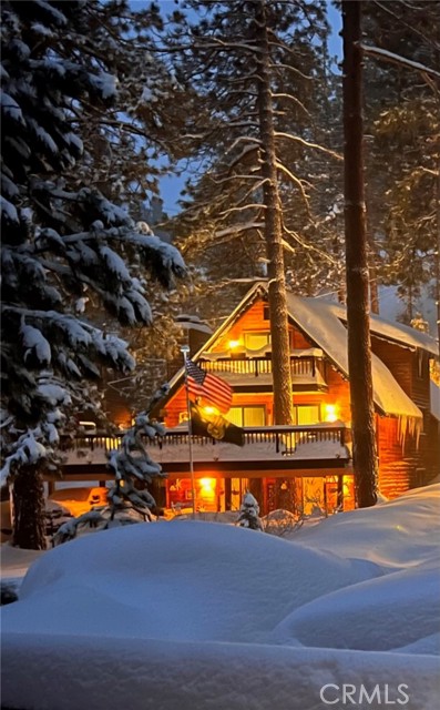 5331 Chaumont Drive, Wrightwood CA: https://media.crmls.org/medias/e85d4981-aab7-4fdb-8dc0-d60bc41bfb00.jpg