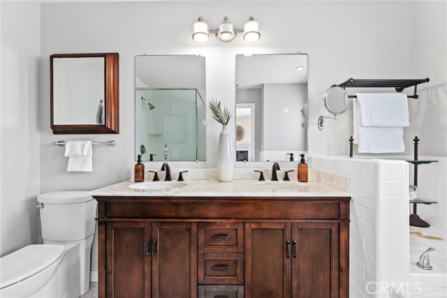 1069 Avenue D, Redondo Beach CA: https://media.crmls.org/medias/e85d66ac-192f-400e-af19-b7d2c5f1c76f.jpg