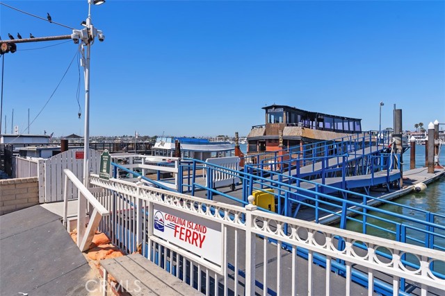 200 E Balboa Boulevard, Newport Beach CA: https://media.crmls.org/medias/e85db5f6-9024-4483-9872-18f8567be13b.jpg