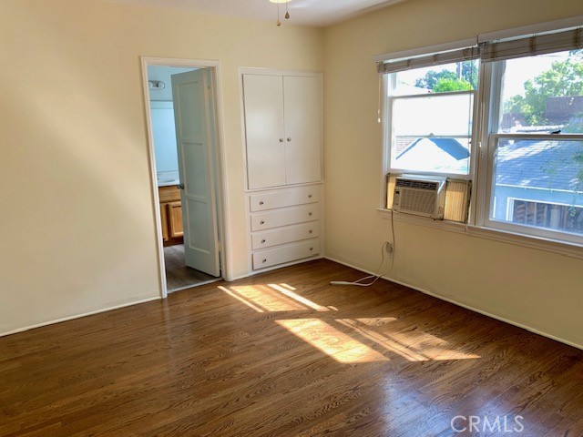 222 N Screenland Drive, Burbank CA: https://media.crmls.org/medias/e85e22cd-2601-41f0-b805-8c599c375e26.jpg