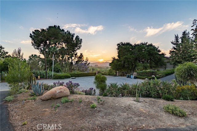 4899 Glenwood Drive, Riverside CA: https://media.crmls.org/medias/e85e900b-d808-4d54-a910-64b46981c649.jpg