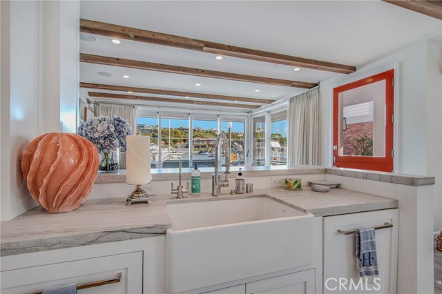 Detail Gallery Image 11 of 65 For 317 E. Bayfront, Newport Beach,  CA 92662 - 3 Beds | 3 Baths