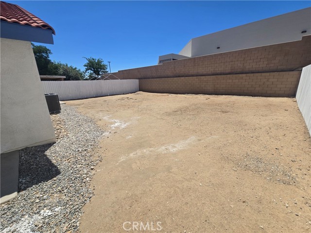 16263 Tokay Street, Victorville CA: https://media.crmls.org/medias/e85f024c-fc6c-4007-8d87-1abbc489d1ab.jpg