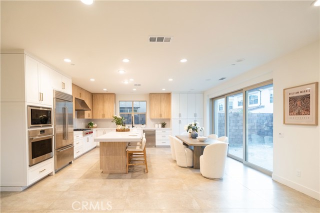 149 Somera, Irvine CA: https://media.crmls.org/medias/e85fa63e-42dd-41cc-8bd2-62d97f94b2f0.jpg
