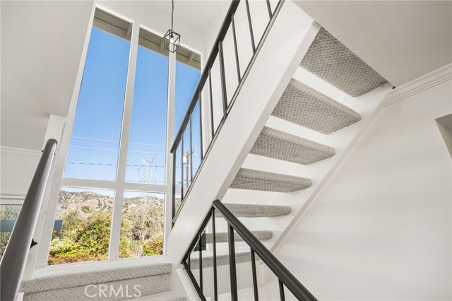 925 Eastglen photo 31