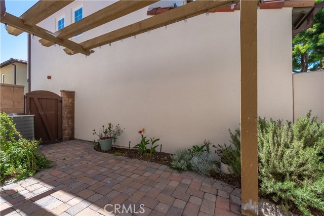 23 Bower Tree, Irvine CA: https://media.crmls.org/medias/e8619e0a-0bec-4210-acd3-5a3d750508e7.jpg