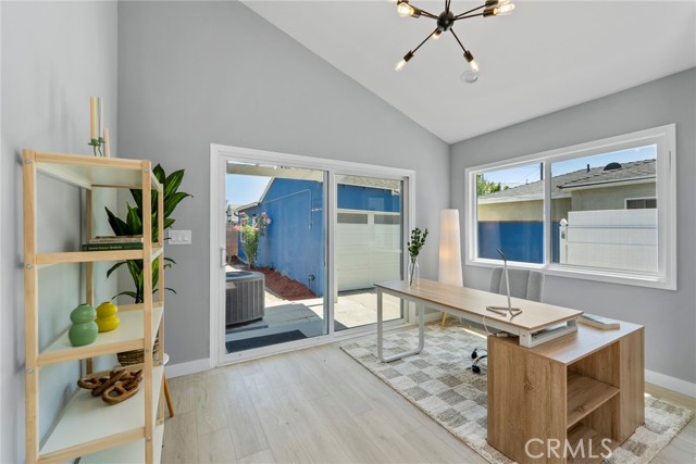 8460 Truxton Avenue, Los Angeles CA: https://media.crmls.org/medias/e8633503-b765-44be-8eee-204e78e1ae04.jpg
