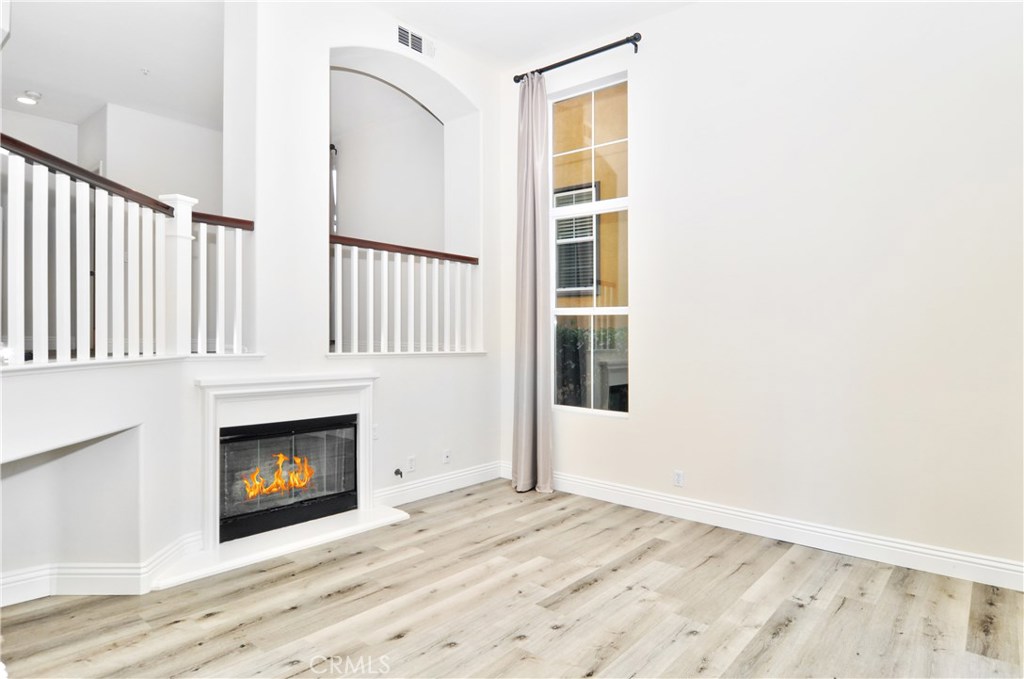 MLS #OC25261678 image #7