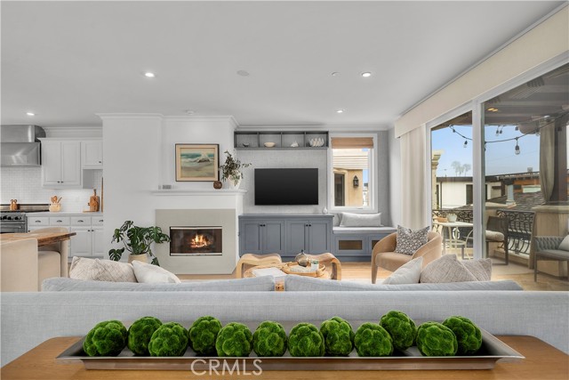 807 Crest Drive, Manhattan Beach CA: https://media.crmls.org/medias/e864d5c4-683d-4925-a022-fb0e290ba39e.jpg