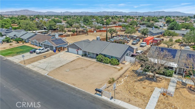 Detail Gallery Image 1 of 61 For 11347 Topaz Rd, Victorville,  CA 92392 - 4 Beds | 2 Baths
