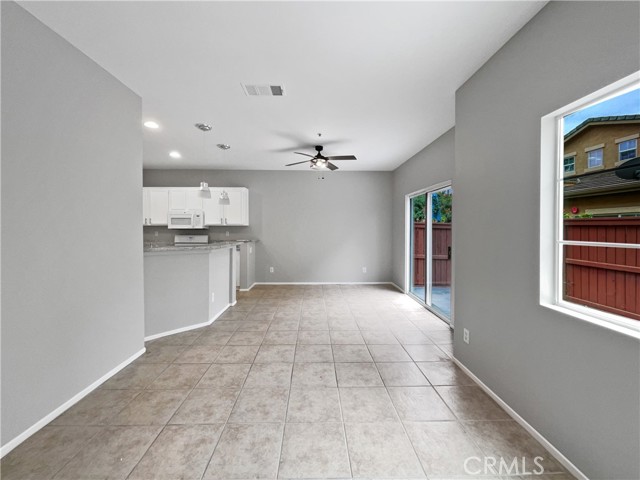 Detail Gallery Image 14 of 21 For 39690 Columbia Union Dr #B,  Murrieta,  CA 92563 - 3 Beds | 2/1 Baths