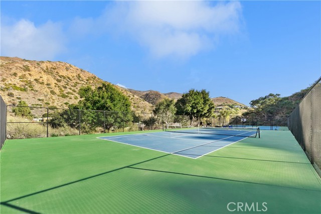6216 Tapia Drive, Malibu CA: https://media.crmls.org/medias/e865cf33-cc69-4265-8a63-b5956896fdbb.jpg