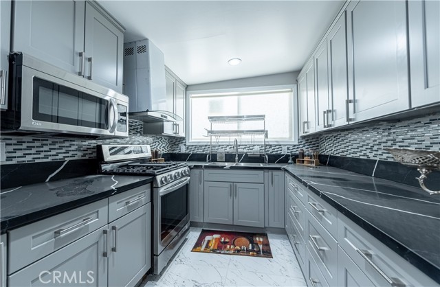 4759 Cochran Street, Simi Valley CA: https://media.crmls.org/medias/e8669e4b-bee8-4cd7-b01d-7d8764213ad0.jpg