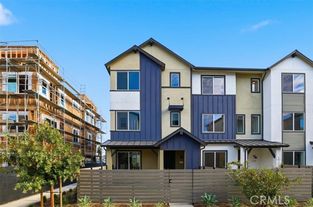 Front Image Thumbnail for CRIV25266297