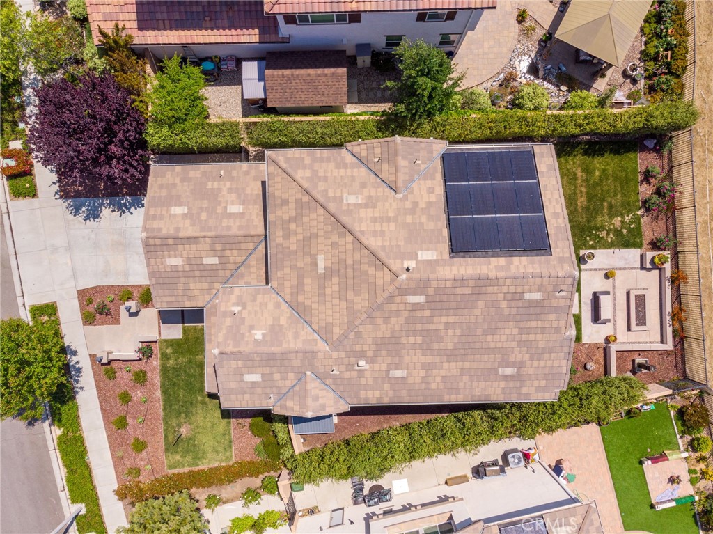 https://media.crmls.org/medias/e867631e-7898-4f85-bd1e-1d39ab7592a5.jpg?preset=X-Large