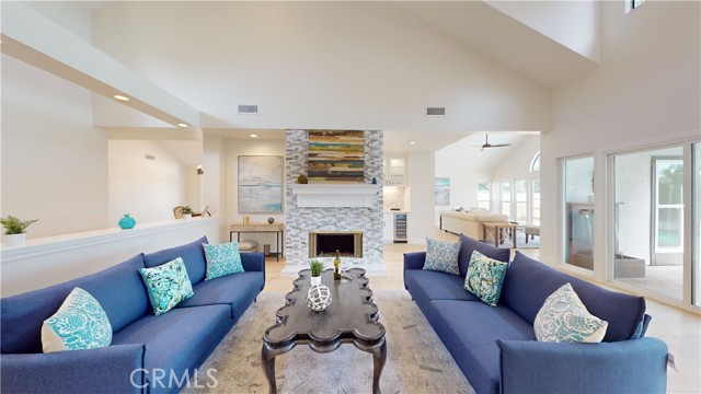 Detail Gallery Image 11 of 56 For 370 Cherry Hills Ct, Thousand Oaks,  CA 91320 - 3 Beds | 3/1 Baths