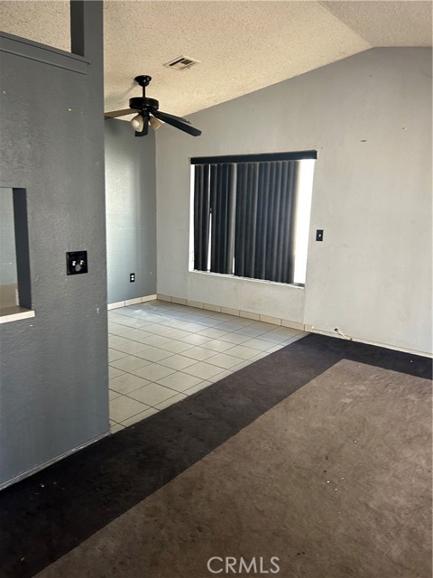 Detail Gallery Image 3 of 5 For 12192 Pluto Dr, Victorville,  CA 92392 - 1 Beds | 1 Baths