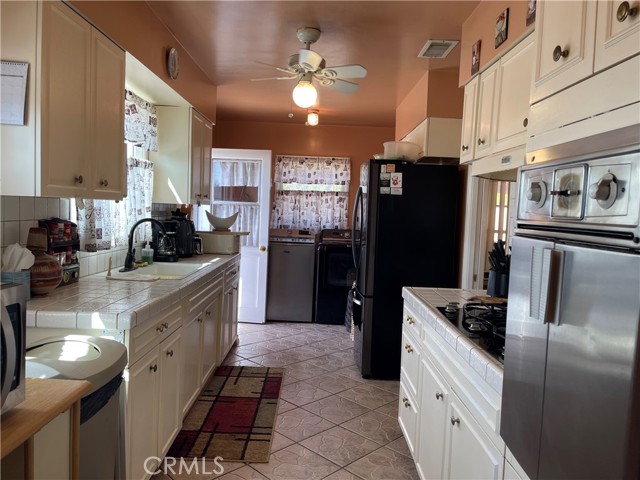 Detail Gallery Image 10 of 17 For 1217 W Barbara Ave, West Covina,  CA 91790 - 3 Beds | 2 Baths