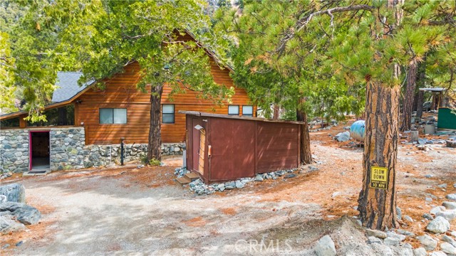 Detail Gallery Image 5 of 33 For 41524 Alder Dr, Forest Falls,  CA 92339 - 2 Beds | 2 Baths