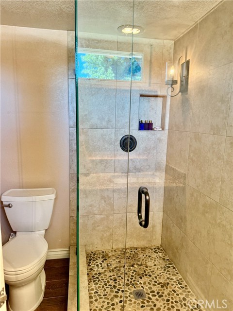 Detail Gallery Image 4 of 6 For 23593 Schooner Dr, Canyon Lake,  CA 92587 - 3 Beds | 2 Baths