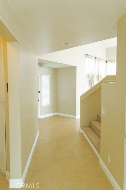 Image 8 of 37 For 852 Saint James Drive