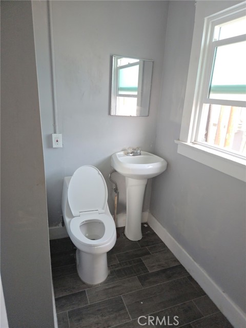 Detail Gallery Image 7 of 7 For 918 Maine, Long Beach,  CA 90813 - 1 Beds | 1 Baths