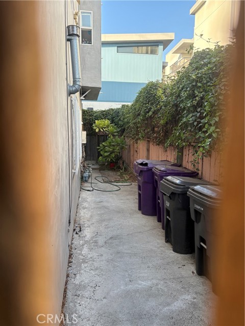 Detail Gallery Image 2 of 13 For 223 E Eagle, Long Beach,  CA 90806 - – Beds | – Baths