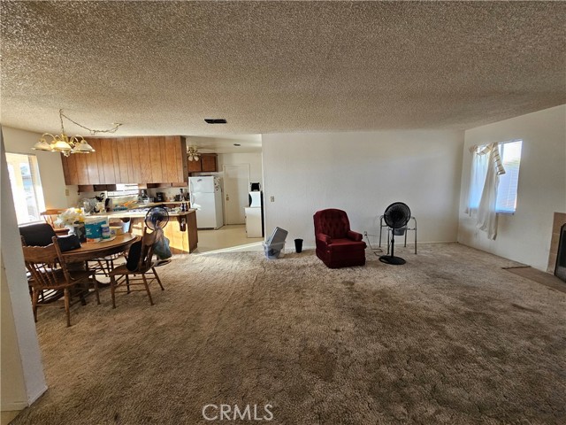 Detail Gallery Image 6 of 27 For 15235 Apache Rd, Apple Valley,  CA 92307 - 3 Beds | 2 Baths