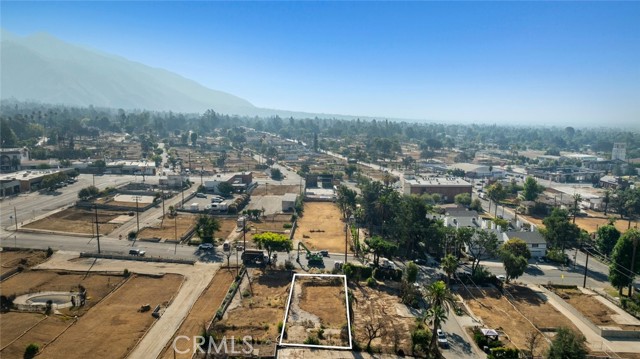 2441 El Molino Avenue, Altadena CA: https://media.crmls.org/medias/e86b99d4-9bcc-47b1-964f-c78ba1630cc1.jpg
