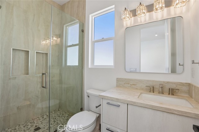 2019 Huntington Lane, B photo 42