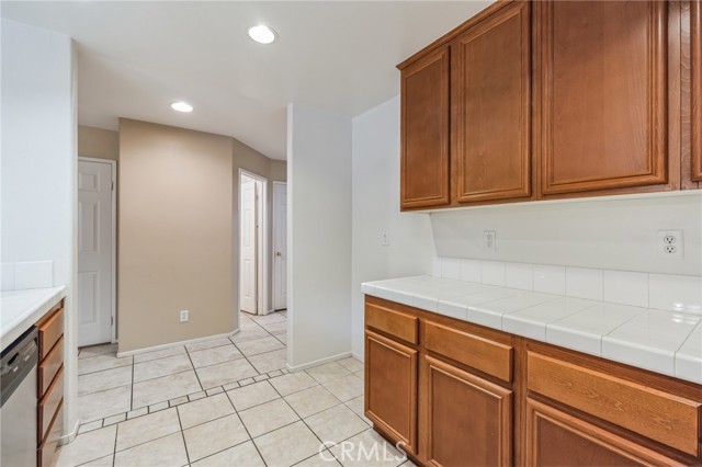 Detail Gallery Image 14 of 42 For 25888 Iris Ave #B,  Moreno Valley,  CA 92551 - 2 Beds | 2/1 Baths