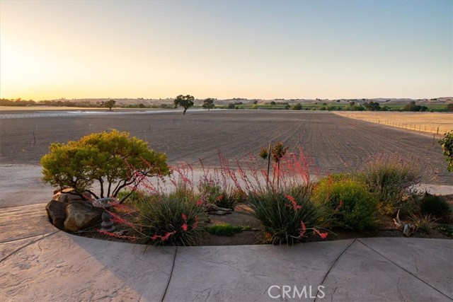 5085 Martingale Circle, San Miguel CA: https://media.crmls.org/medias/e86d3185-e878-4aa2-9fc6-7c6cfd803b7d.jpg
