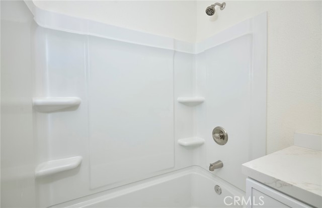 6001 De La Vista, Jurupa Valley CA: https://media.crmls.org/medias/e86d80e9-7a13-4da8-a25b-d88b234a9851.jpg