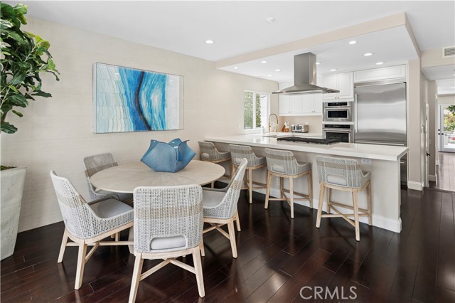 412 Poinsettia Avenue, Corona del Mar CA: https://media.crmls.org/medias/e86d8d72-fb2c-41c4-ac78-fb89343cc567.jpg