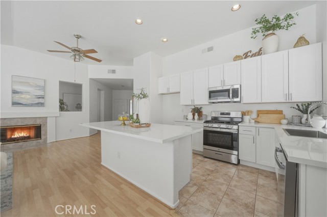 Detail Gallery Image 8 of 28 For 31687 via San Carlos, Temecula,  CA 92592 - 3 Beds | 2 Baths