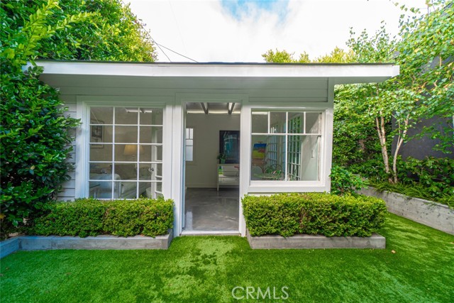 541 1st Street, Manhattan Beach, California 90266, 2 Bedrooms Bedrooms, ,2 BathroomsBathrooms,Residential,Sold,1st,SB23123581