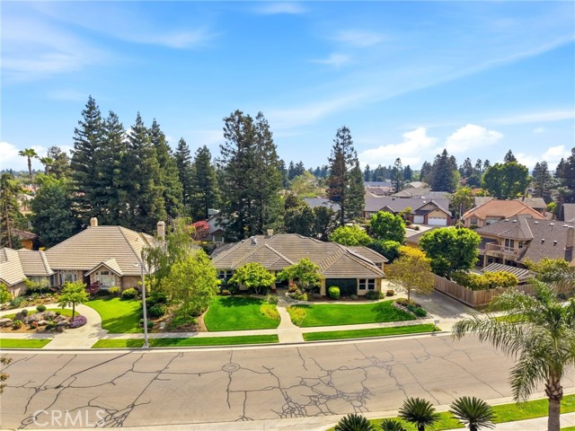 Detail Gallery Image 7 of 61 For 2134 Cottonwood Cir, Visalia,  CA 93277 - 4 Beds | 3 Baths