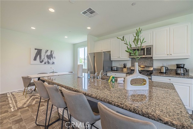 Detail Gallery Image 9 of 36 For 44149 Buckeye Ct, Lancaster,  CA 93536 - 3 Beds | 2 Baths